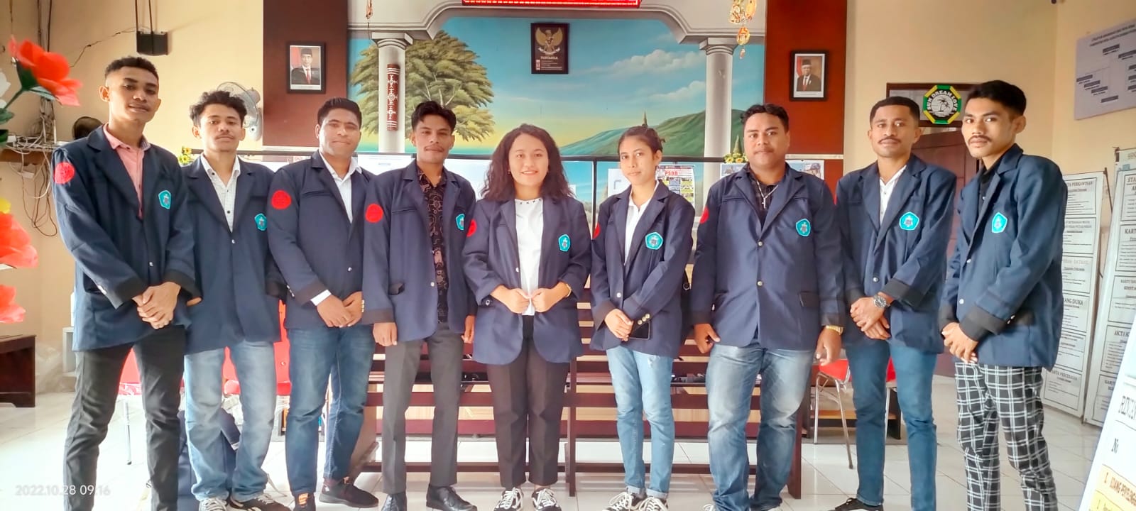 Pelajari Proses Penyusunan Perdes, Mahasiswa Fakultas Hukum-UKIM Ambon Kuliah Lapangan di Hunuth